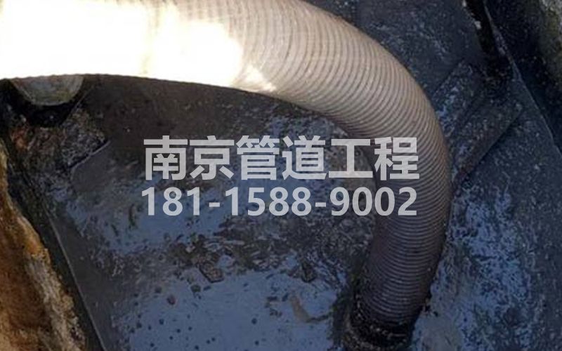 213汤泉抽粪