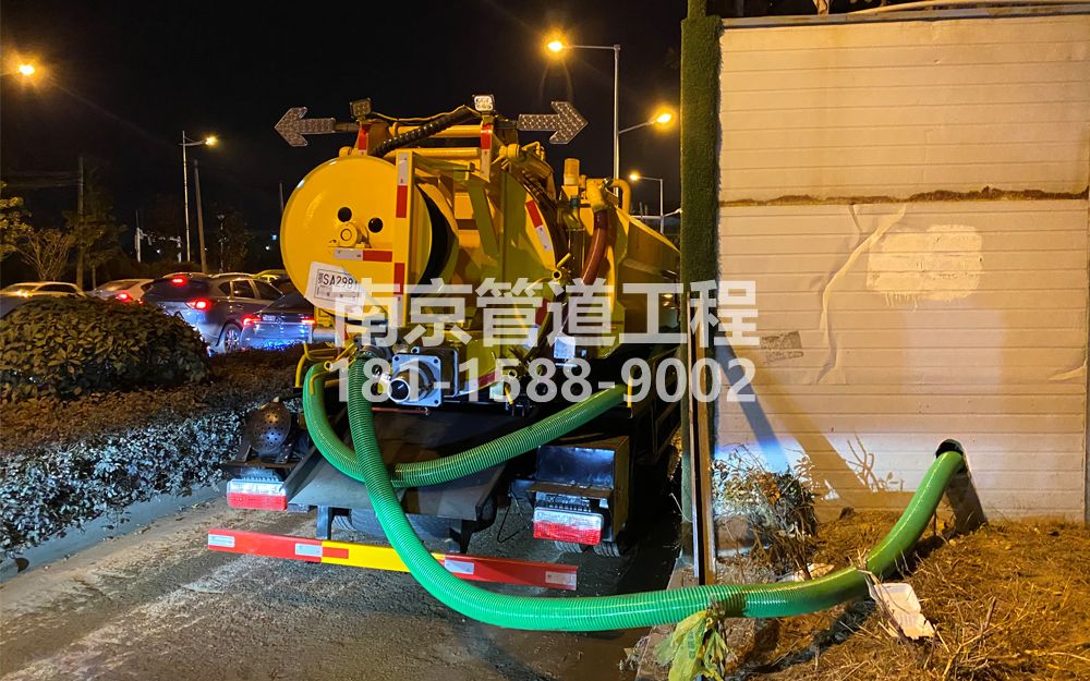 266汤泉临时工地抽粪