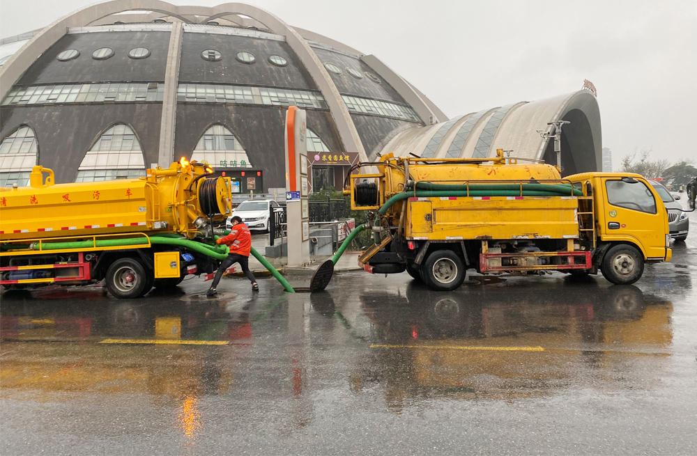 271汤泉商场管道清淤